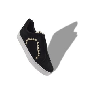 AGILIO Svarta sneakers i mocka med blankstygn