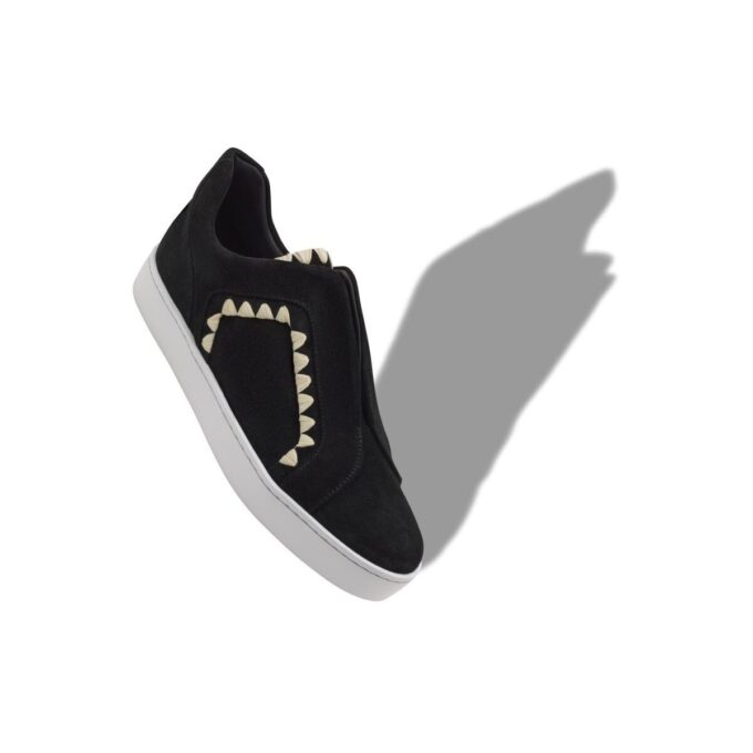 AGILIO Svarta sneakers i mocka med blankstygn AGILIO Svarta sneakers i mocka med blankstygn