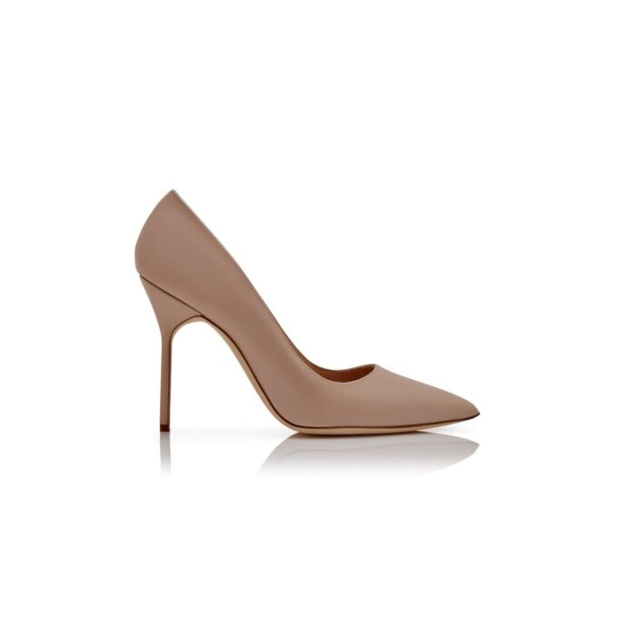 BB PATENT Beige pumps i lackläder med spetsig tå BB PATENT Beige pumps i lackläder med spetsig tå