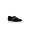 CARLTON Loafers i svart sammet med smyckesknäppe CARLTON Loafers i svart sammet med smyckesknäppe