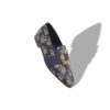 CARLTON Marinblå loafers i blommig sidenjacquard med smyckespänne CARLTON Marinblå loafers i blommig sidenjacquard med smyckespänne