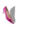 Hangisi 50 Pumps i fuchsiafärgad satin med smyckespänne Hangisi 50 Pumps i fuchsiafärgad satin med smyckespänne