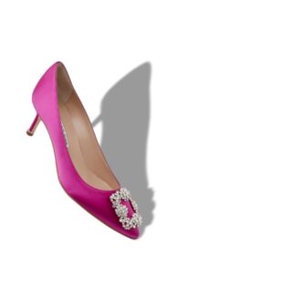 Hangisi 50 Pumps i fuchsiafärgad satin med smyckespänne Hangisi 50 Pumps i fuchsiafärgad satin med smyckespänne