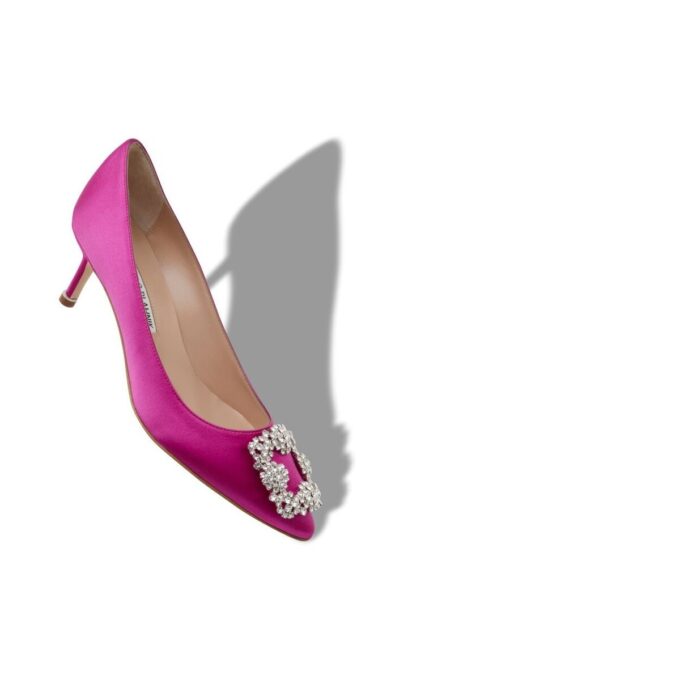 Hangisi 50 Pumps i fuchsiafärgad satin med smyckespänne Hangisi 50 Pumps i fuchsiafärgad satin med smyckespänne