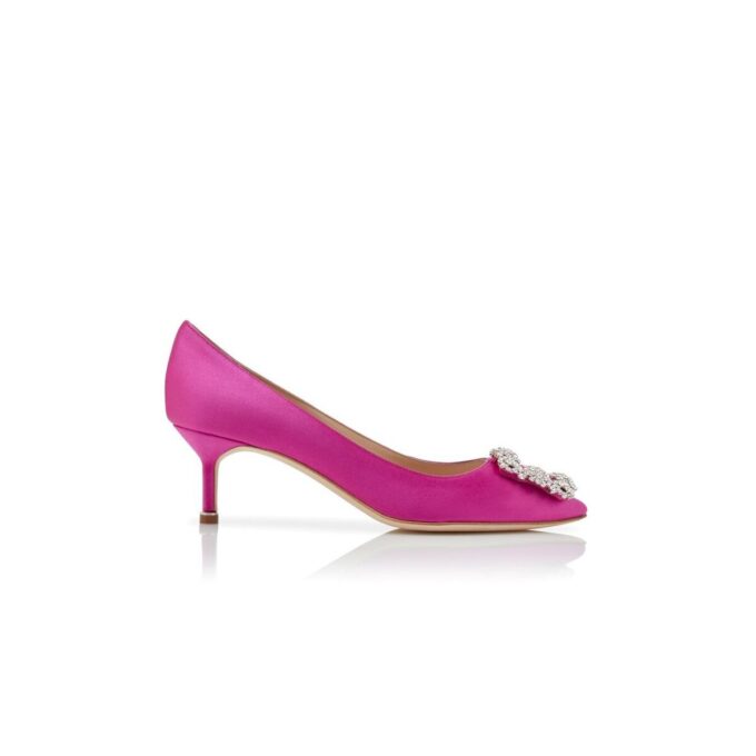 Hangisi 50 Pumps i fuchsiafärgad satin med smyckespänne Hangisi 50 Pumps i fuchsiafärgad satin med smyckespänne