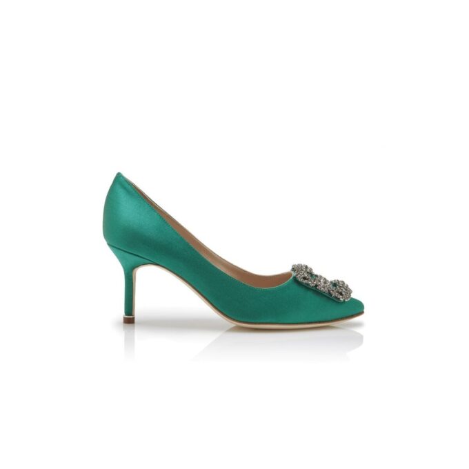Hangisi 70 Gröna satin pumps med smyckesknäppe Hangisi 70 Gröna satin pumps med smyckesknäppe