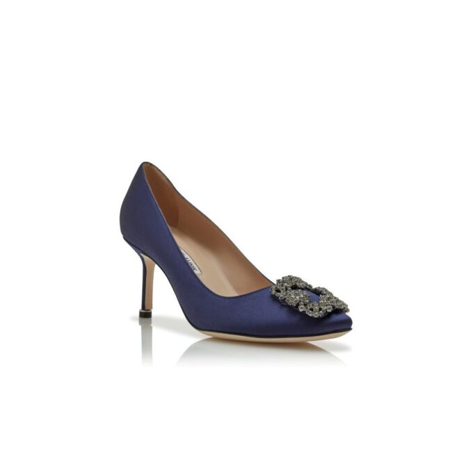 Hangisi 70 Marinblå satin pumps med smyckespänne Hangisi 70 Marinblå satin pumps med smyckespänne