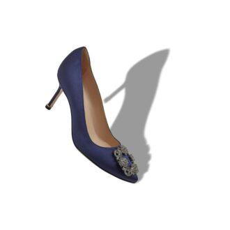 Hangisi 70 Marinblå satin pumps med smyckespänne