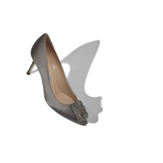 Hangisi 70 Mörkgrå satin pumps med spänne