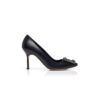 Hangisi 90 Svarta pumps i läder med smyckesknäppe Hangisi 90 Svarta pumps i läder med smyckesknäppe