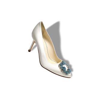 HANGISI BRIDE 70 Vita pumps i satin med smyckespänne