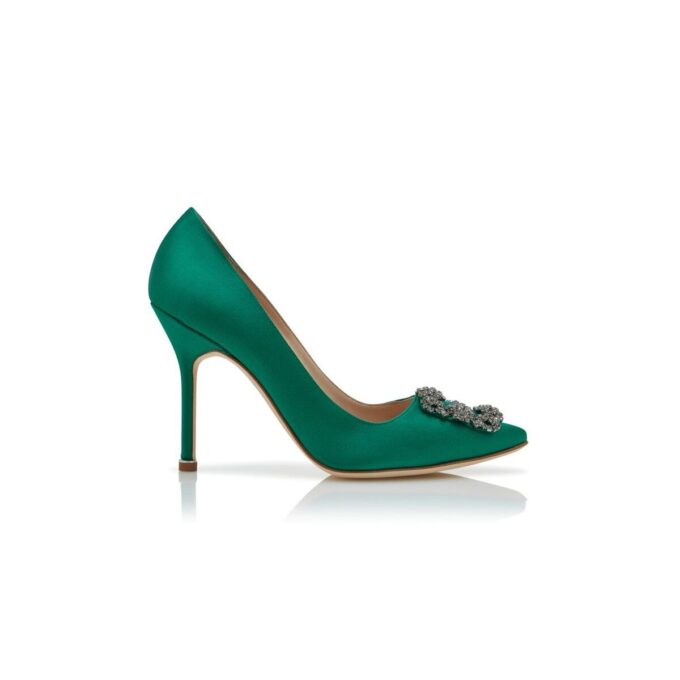 Hangisi Gröna satin pumps med smyckesknäppe