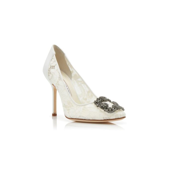 Hangisi Lace Ljuskrämfärgade pumps i spets med spännen Hangisi Lace Ljuskrämfärgade pumps i spets med spännen