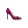 Hangisi Mörkfuchsia satinpumps med smyckespänne