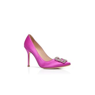 Hangisi Pumps i fuchsiafärgad satin med smyckespänne