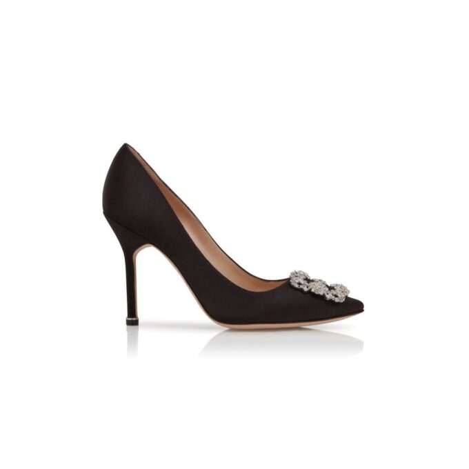 Hangisi svarta satin pumps med spänne Hangisi svarta satin pumps med spänne