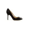 Hangisi svarta satin pumps med spänne Hangisi svarta satin pumps med spänne