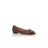 Hangisiflat Bruna platta pumps i satin med smyckespänne
