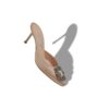 Hangisimu Ljusbeige mules i satin med smyckespänne Hangisimu Ljusbeige mules i satin med smyckespänne
