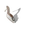 Hangisimu Off-White satinmules med smyckesknäppe Hangisimu Off-White satinmules med smyckesknäppe