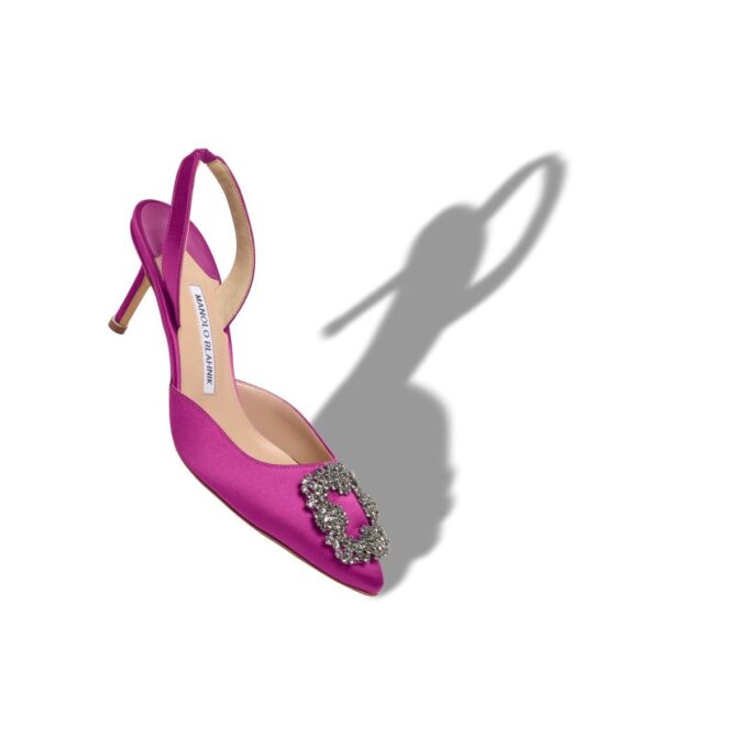 HANGISLI Rosa satinpumps med smyckesspännen HANGISLI Rosa satinpumps med smyckesspännen