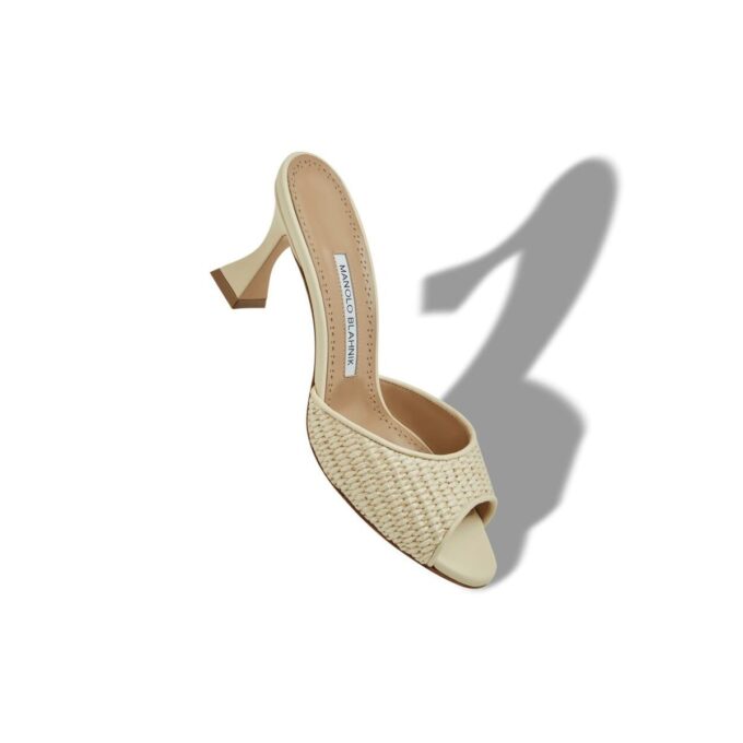 JADARA ljusbeige Mules med öppen tå i raffia JADARA ljusbeige Mules med öppen tå i raffia
