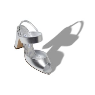 KHIKO Sandaler i silverfärgat nappaläder med hälrem KHIKO Sandaler i silverfärgat nappaläder med hälrem