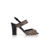 KHIKOBI Slingback-sandaler i kalvskinn med djurmönster KHIKOBI Slingback-sandaler i kalvskinn med djurmönster