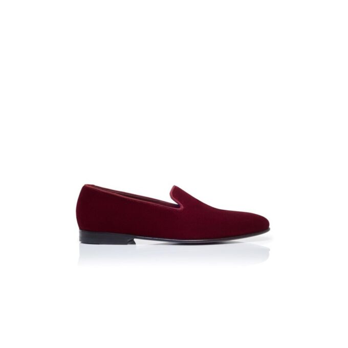 MARIO Mörkröda loafers i sammet