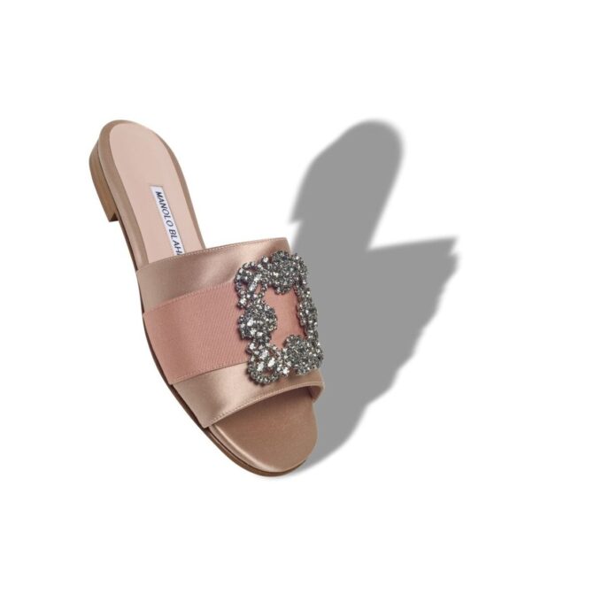 Martamod Beige satinplatt sandal med spännen Martamod Beige satinplatt sandal med spännen