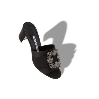 martanew svarta mules i satin med smyckespnne 2 330x330 - MARTANEW Svarta mules i satin med smyckesp&auml;nne