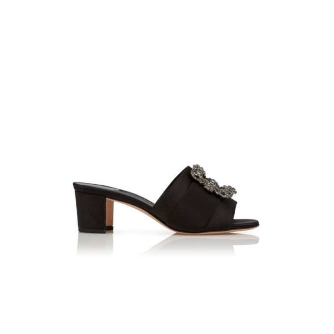 MARTANEW Svarta mules i satin med smyckespänne MARTANEW Svarta mules i satin med smyckespänne