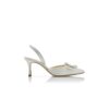 MAYJOUSLI Krämfärgade pumps i satin med kristallspänne och slingback MAYJOUSLI Krämfärgade pumps i satin med kristallspänne och slingback