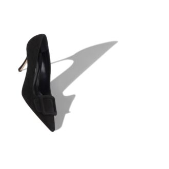 Maysalepump 90 Svarta pumps i mocka med spänne Maysalepump 90 Svarta pumps i mocka med spänne