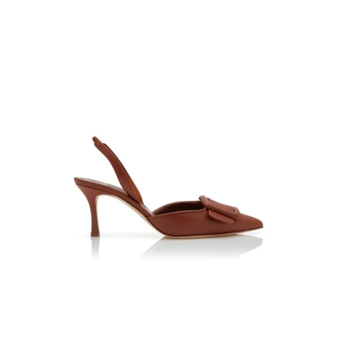MAYSLI Bruna pumps i nappaläder med hälrem MAYSLI Bruna pumps i nappaläder med hälrem