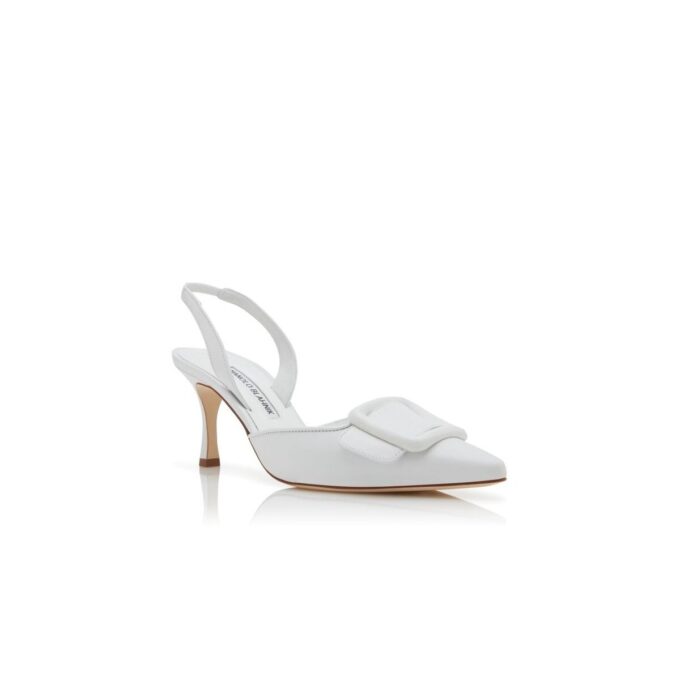 MAYSLI Vita pumps i nappaläder med hälrem MAYSLI Vita pumps i nappaläder med hälrem