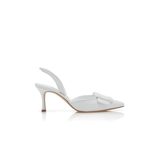 MAYSLI Vita pumps i nappaläder med hälrem MAYSLI Vita pumps i nappaläder med hälrem