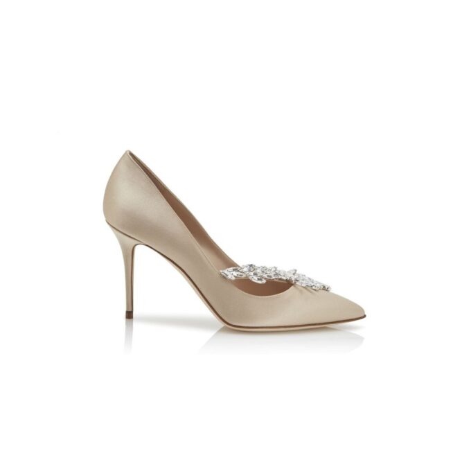 Nadira Pumps i champagnesatin med smyckespänne Nadira Pumps i champagnesatin med smyckespänne