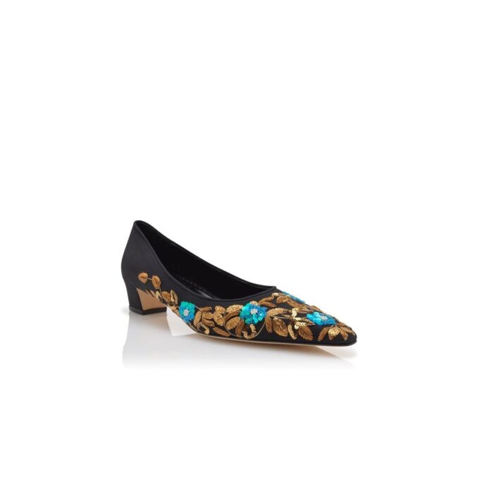 OKKADELA Svarta broderade Pumps i crepe de chine OKKADELA Svarta broderade Pumps i crepe de chine