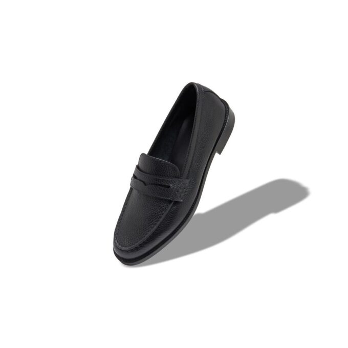 PERRY Svarta pennyloafers i kalvskinn PERRY Svarta pennyloafers i kalvskinn