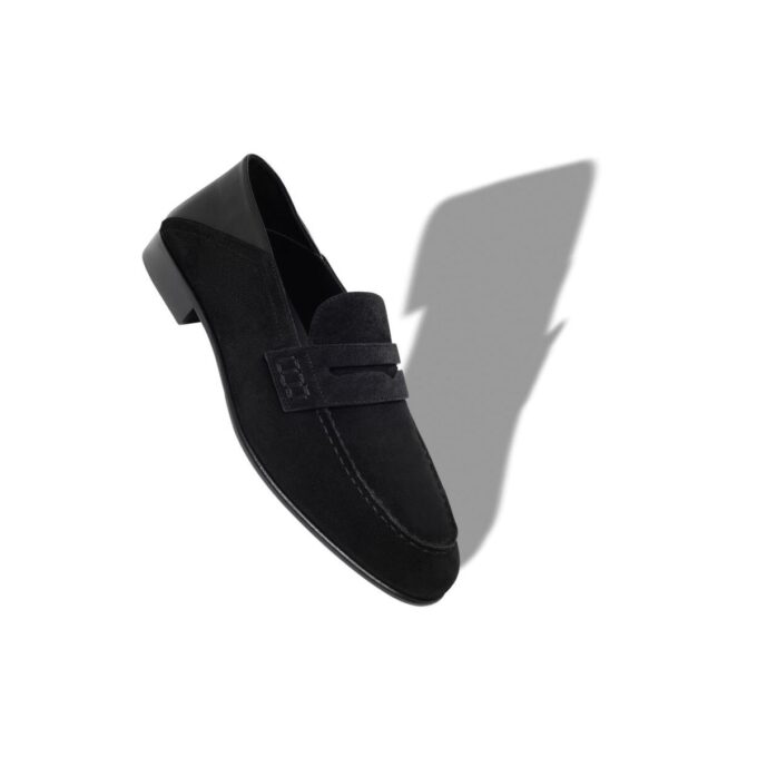PLYMOUTH Penny Loafers i svart mocka PLYMOUTH Penny Loafers i svart mocka