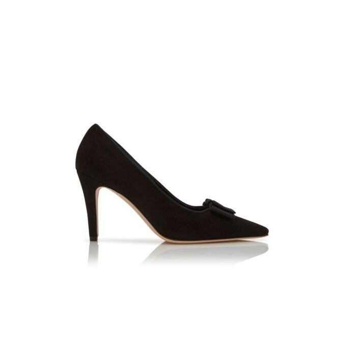 READORHI Svarta pumps i mocka med rosettdetaljer READORHI Svarta pumps i mocka med rosettdetaljer