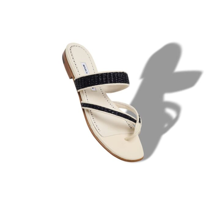 SUSARA Krämfärgade platta sandaler i raffia SUSARA Krämfärgade platta sandaler i raffia