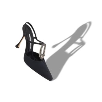 TRUTA Svarta pumps i grosgrain med T-rem och smyckesdetaljer