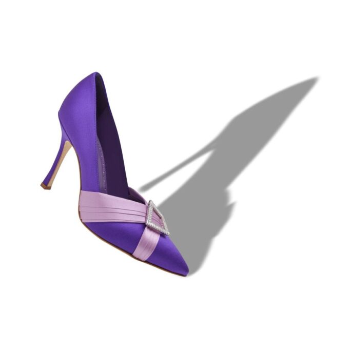 VIERAPUMP Lila Pumps i satin med veckade detaljer VIERAPUMP Lila Pumps i satin med veckade detaljer